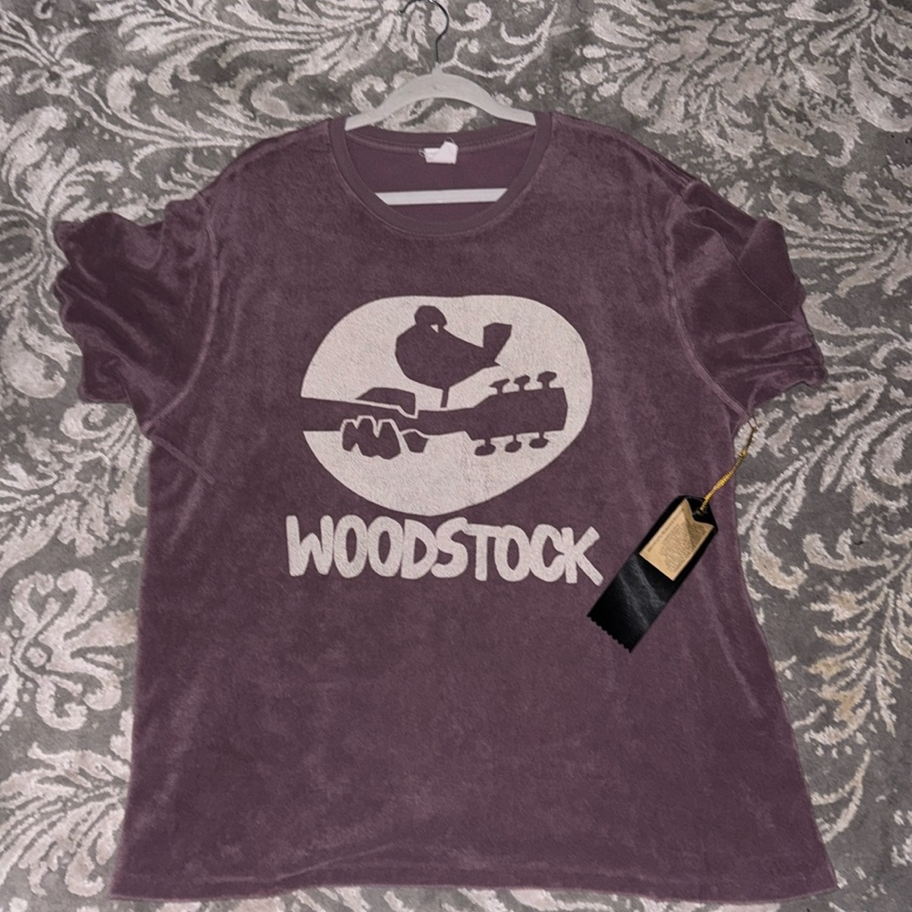 MADEWORN (velvet) TSHIRT